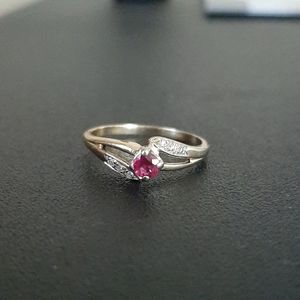 14k Solid Gold Real Ruby and Diamonds. Size 6